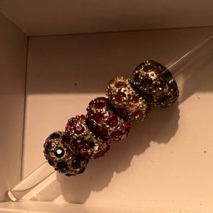 5 pandora like beads